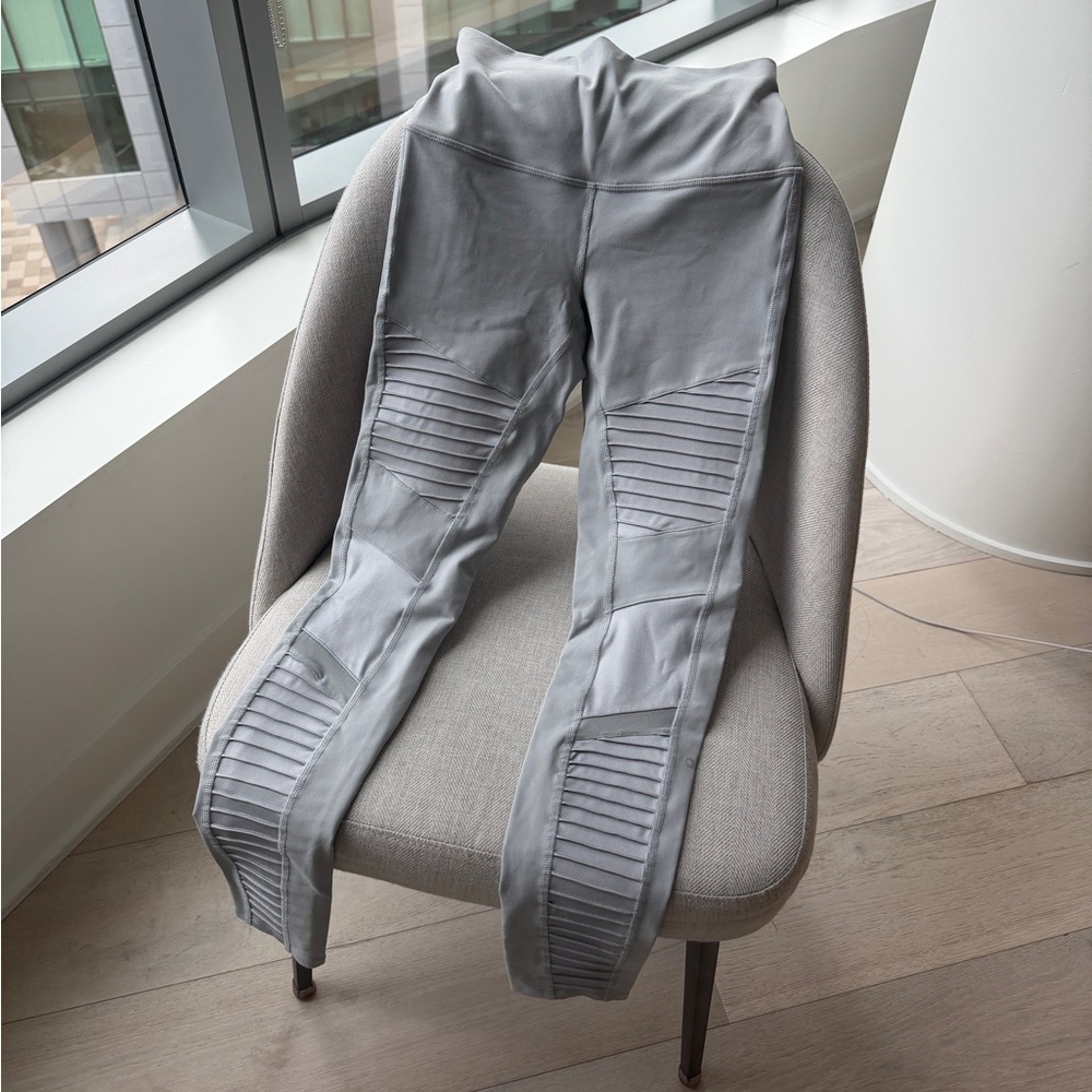 Alo Leggings